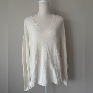 Black Tape White V Neck Knit Sweater Size Large